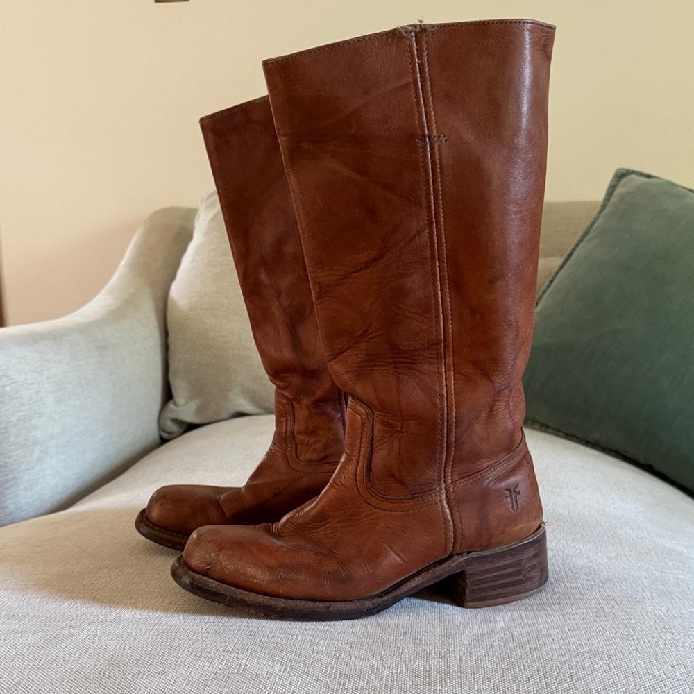 Brown leather Frye Campus boots size 8 in good condition.